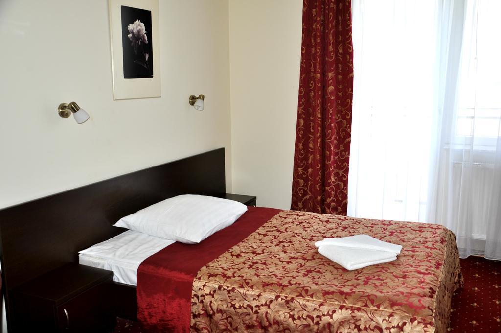 Hotel Korona 3*