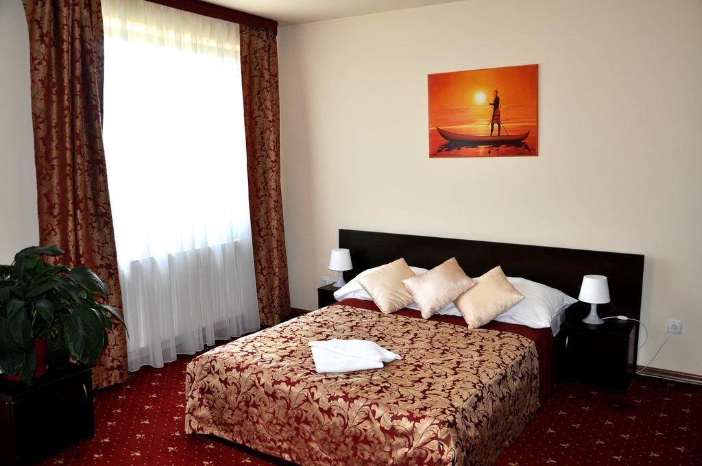 Hotel Korona 3*